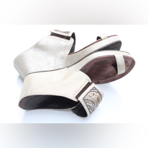 Donald J. Pliner Gilett wedges - Picture 8 of 14